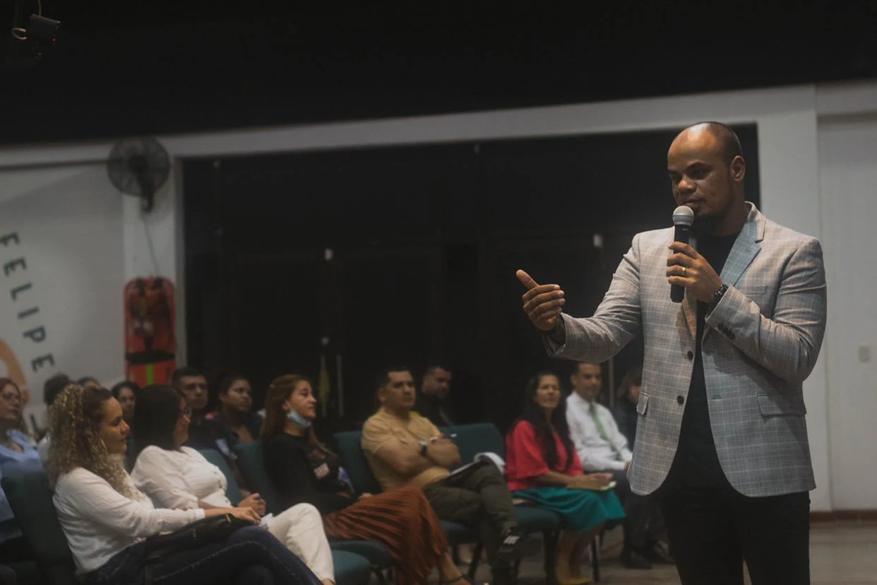 Wiliam Oliveira compartilhando uma mensagem